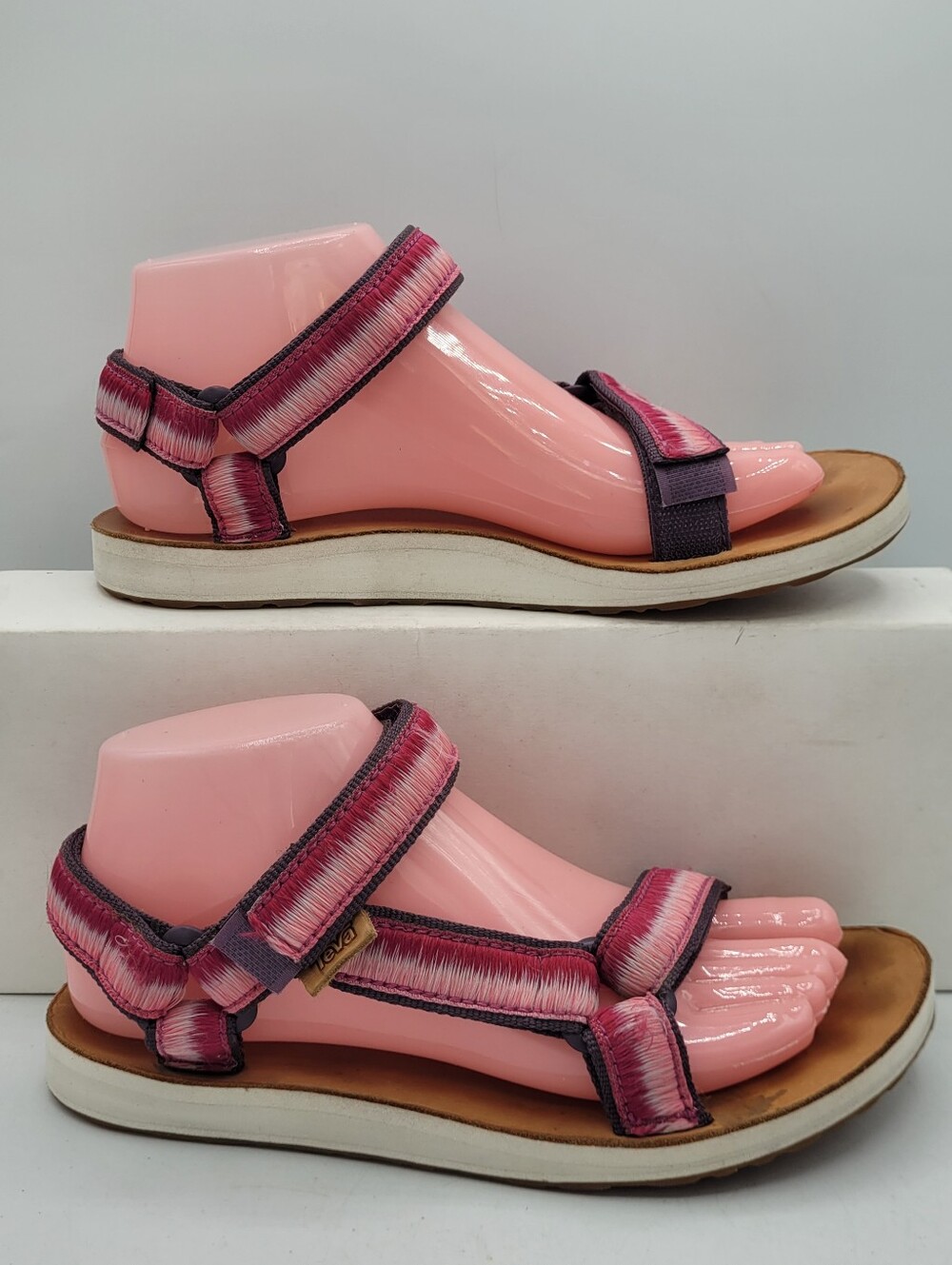 Teva Original Universal Ombre sandals Size 7